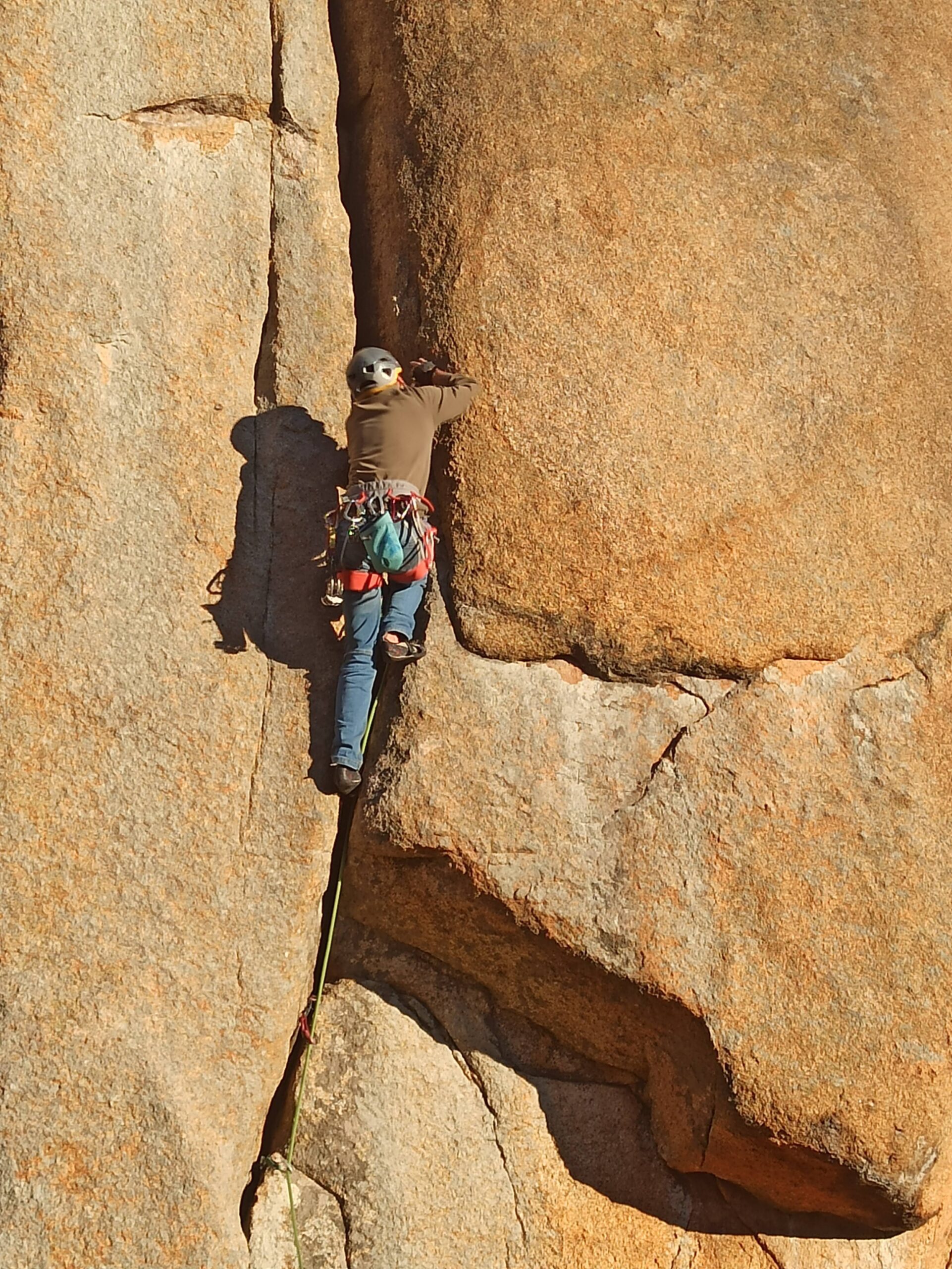 escalando fisura de puños