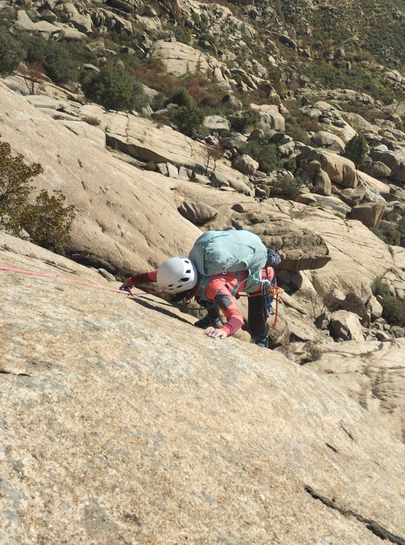 escalada guiada en las placas del halcon