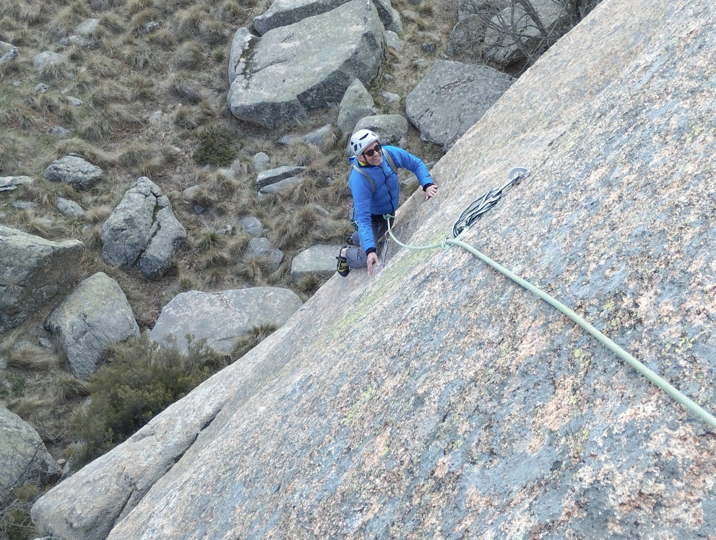 escalada guiada al yelmo